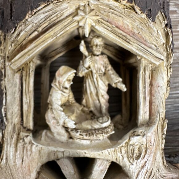 Wooden Cross With Jesus & Nativity Sculptures - Picture 6 of 13